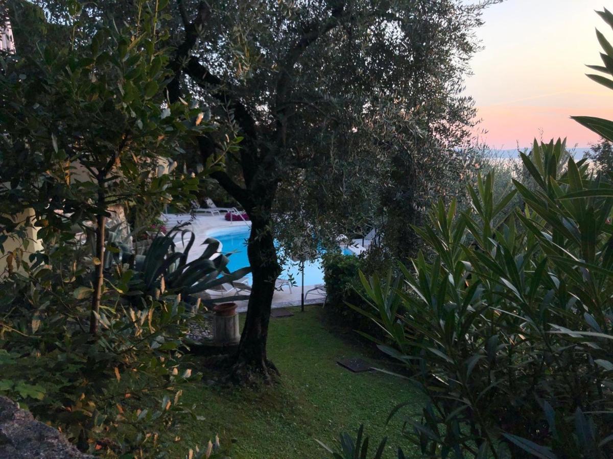 Appartamento La Perla Torri Del Benaco Eksteriør billede
