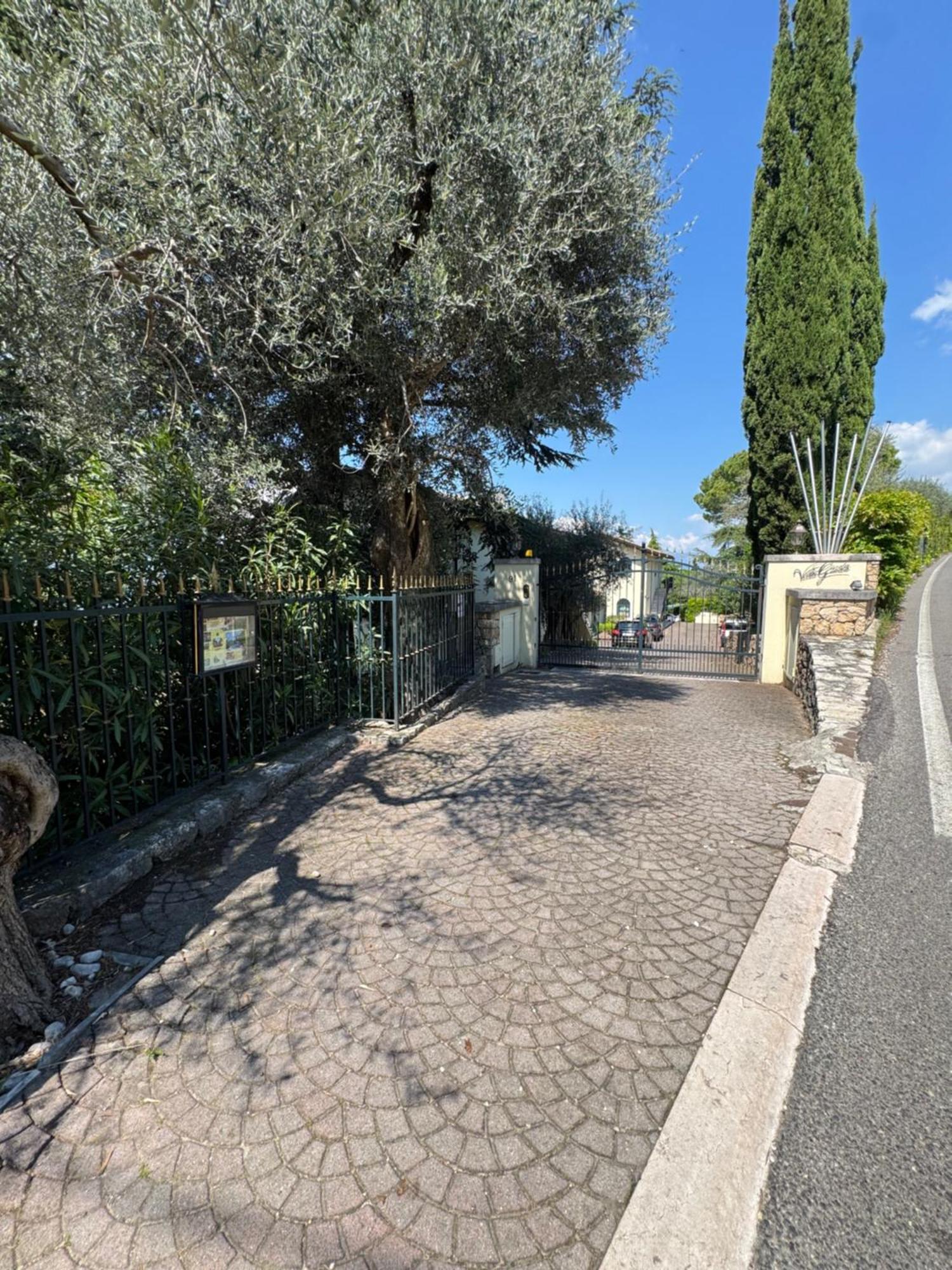 Appartamento La Perla Torri Del Benaco Eksteriør billede