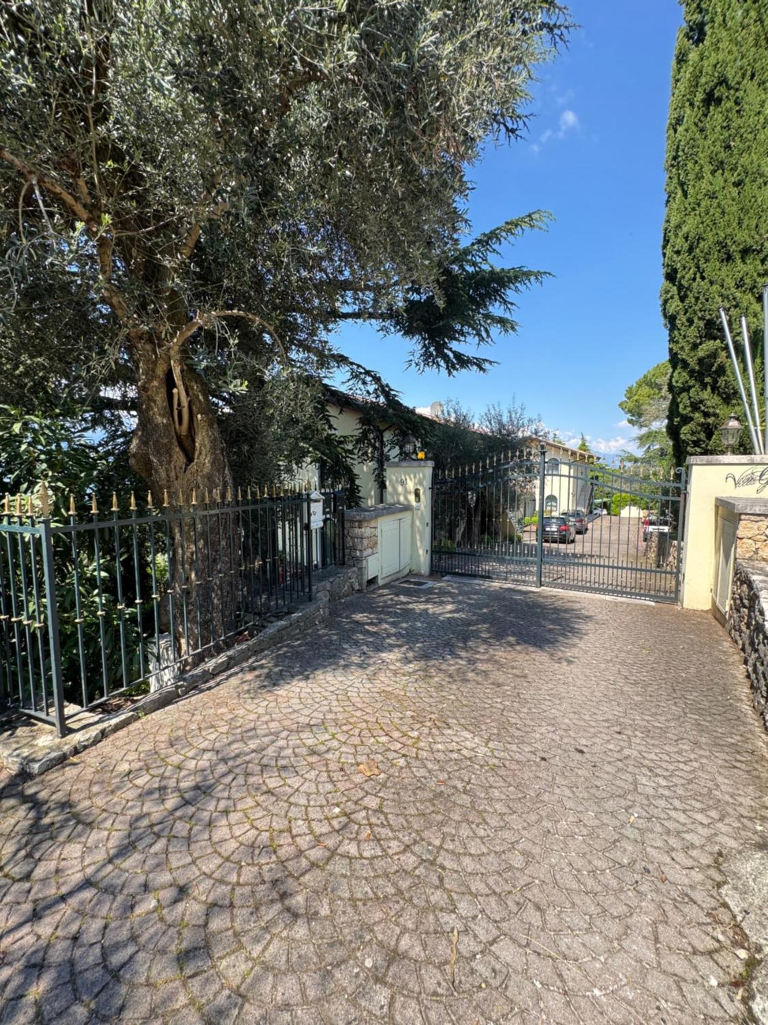Appartamento La Perla Torri Del Benaco Eksteriør billede