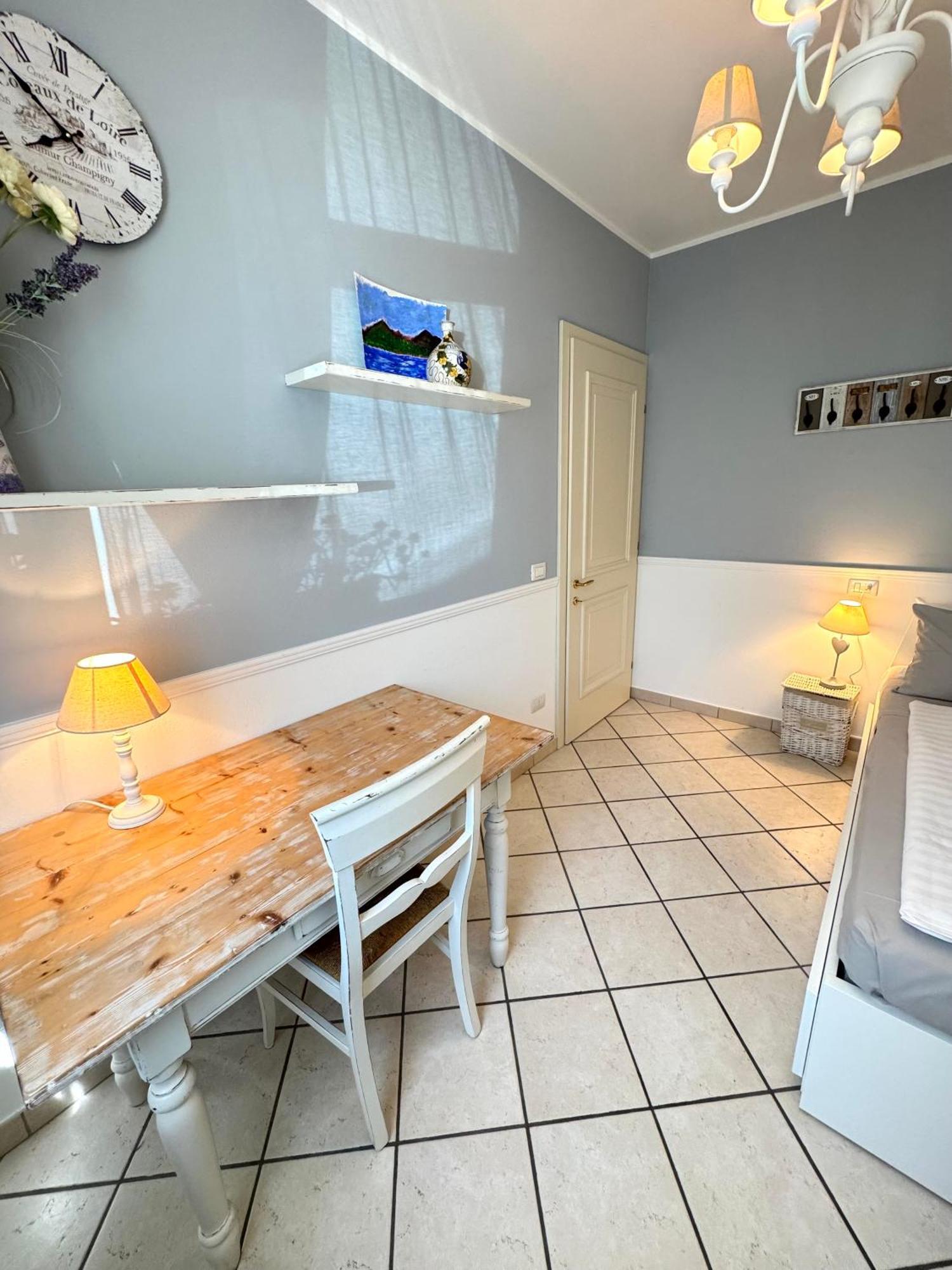 Appartamento La Perla Torri Del Benaco Eksteriør billede