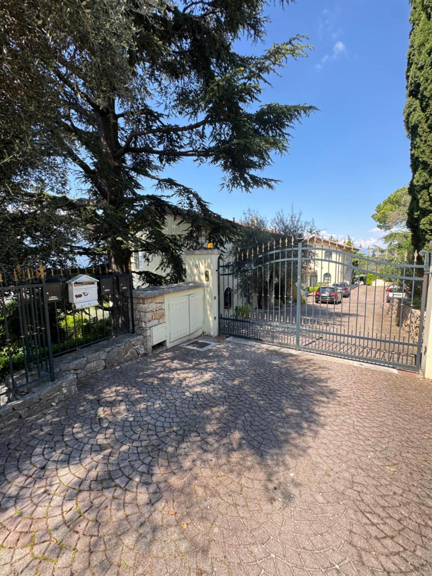Appartamento La Perla Torri Del Benaco Eksteriør billede